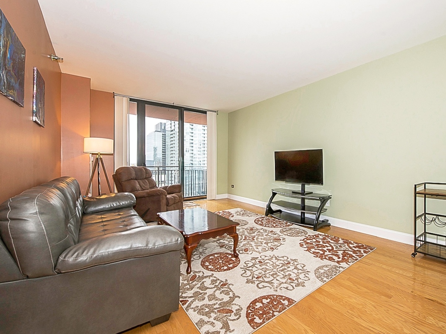 330 North Jefferson Street, Unit 1306 Chicago, IL 60661 - Photo 3 of 21