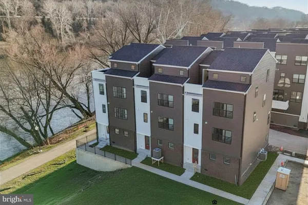 $975,000 | 956 Riverplace Drive, Unit 56, Conshohocken, PA 19428