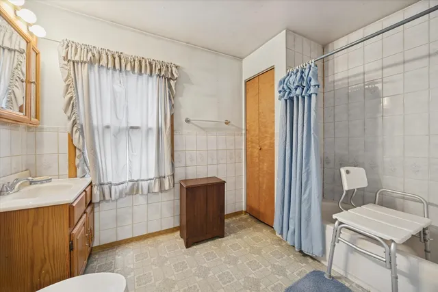 $225,000 | 4714 Schwartz Avenue, Lisle, IL 60532