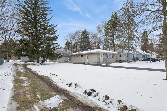 $225,000 | 4714 Schwartz Avenue, Lisle, IL 60532