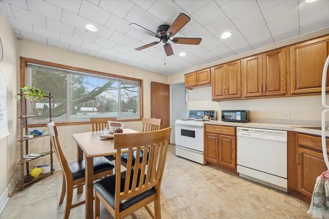 $225,000 | 4714 Schwartz Avenue, Lisle, IL 60532