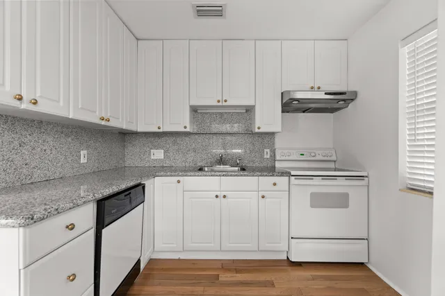 $4,500 | 223 Park Avenue, Unit 2, Palm Beach, FL 33480