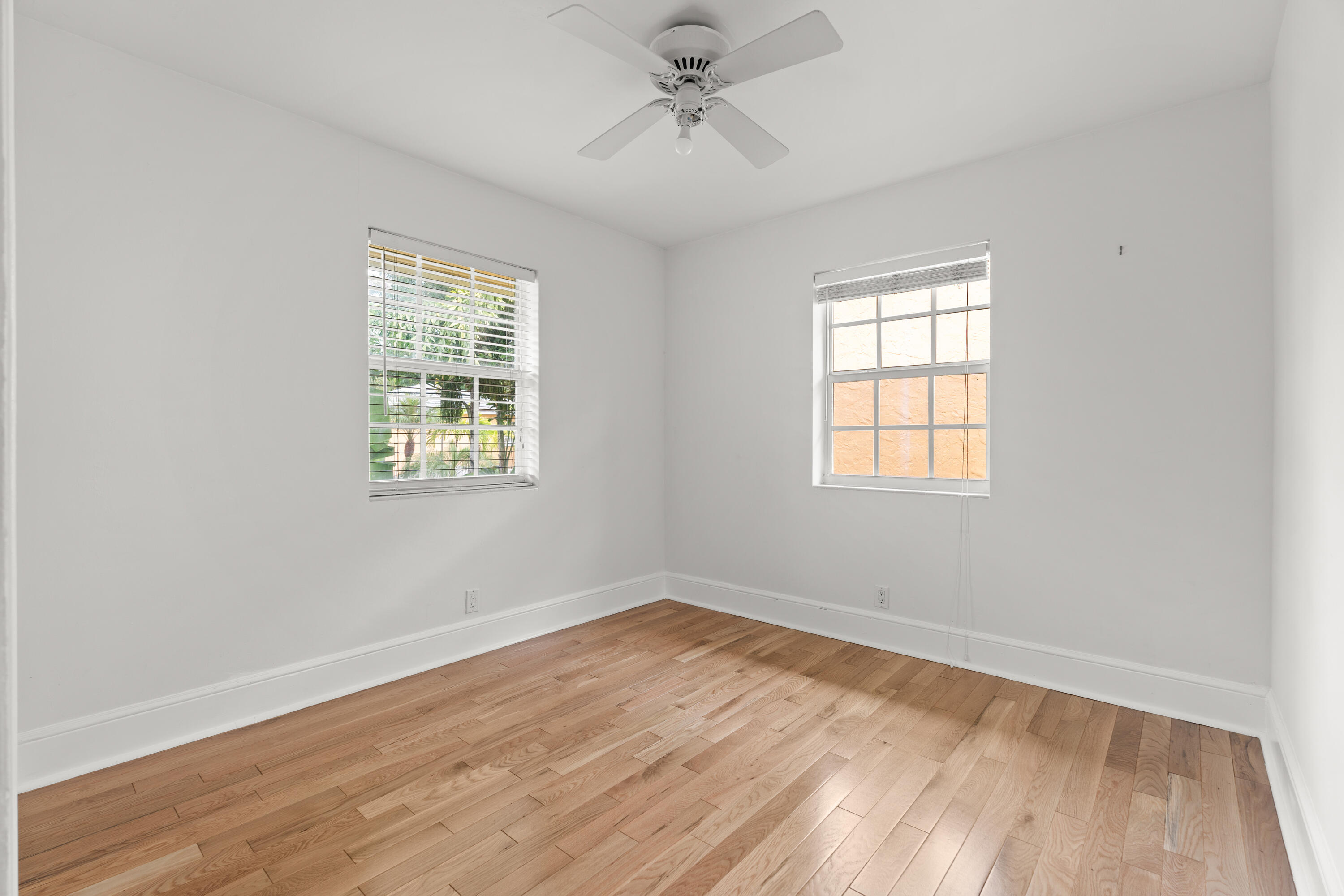 223 Park Avenue, Unit 2 Palm Beach, FL 33480 - Photo 5 of 8 14_dsc00060