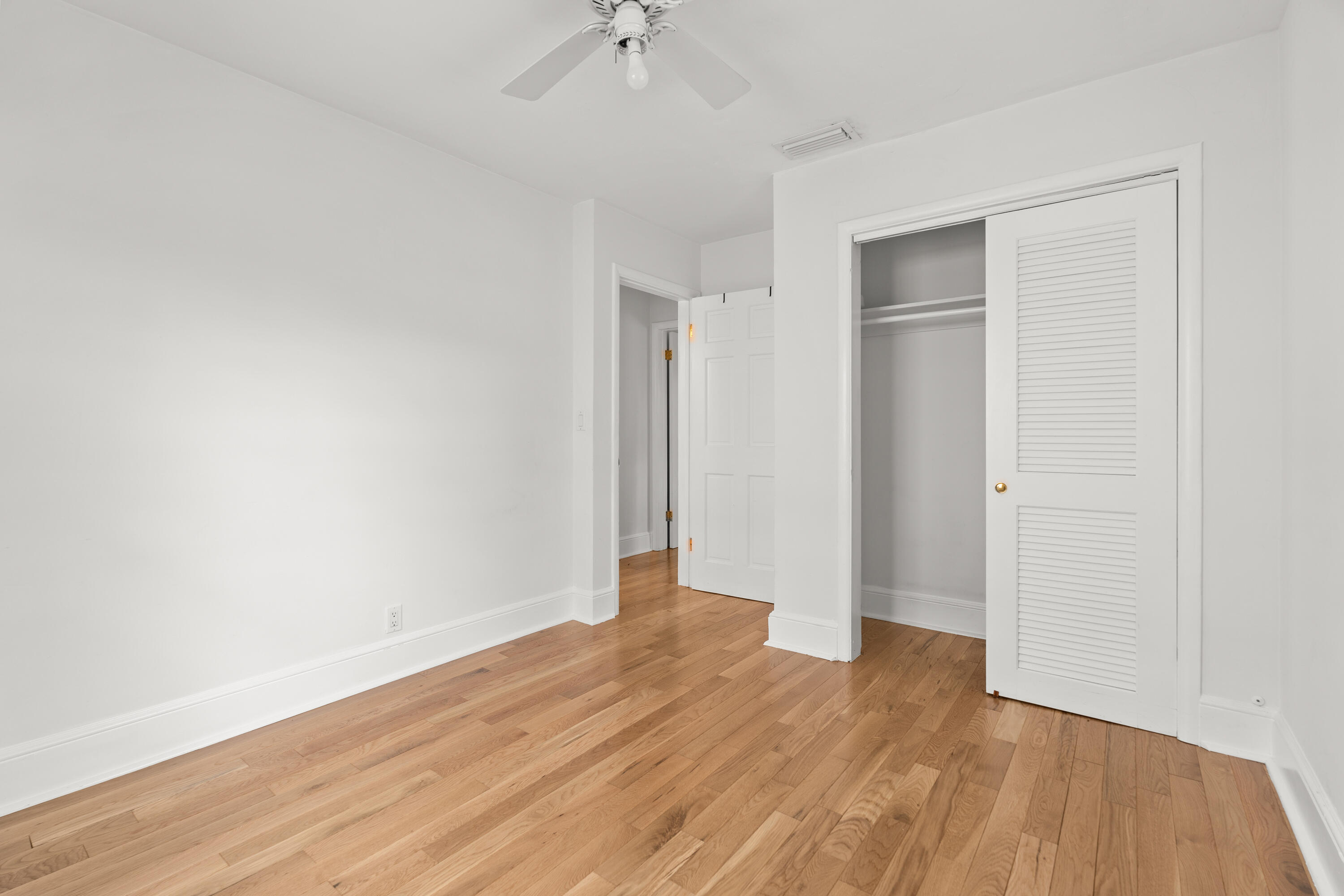 223 Park Avenue, Unit 2 Palm Beach, FL 33480 - Photo 6 of 8 16_dsc00073