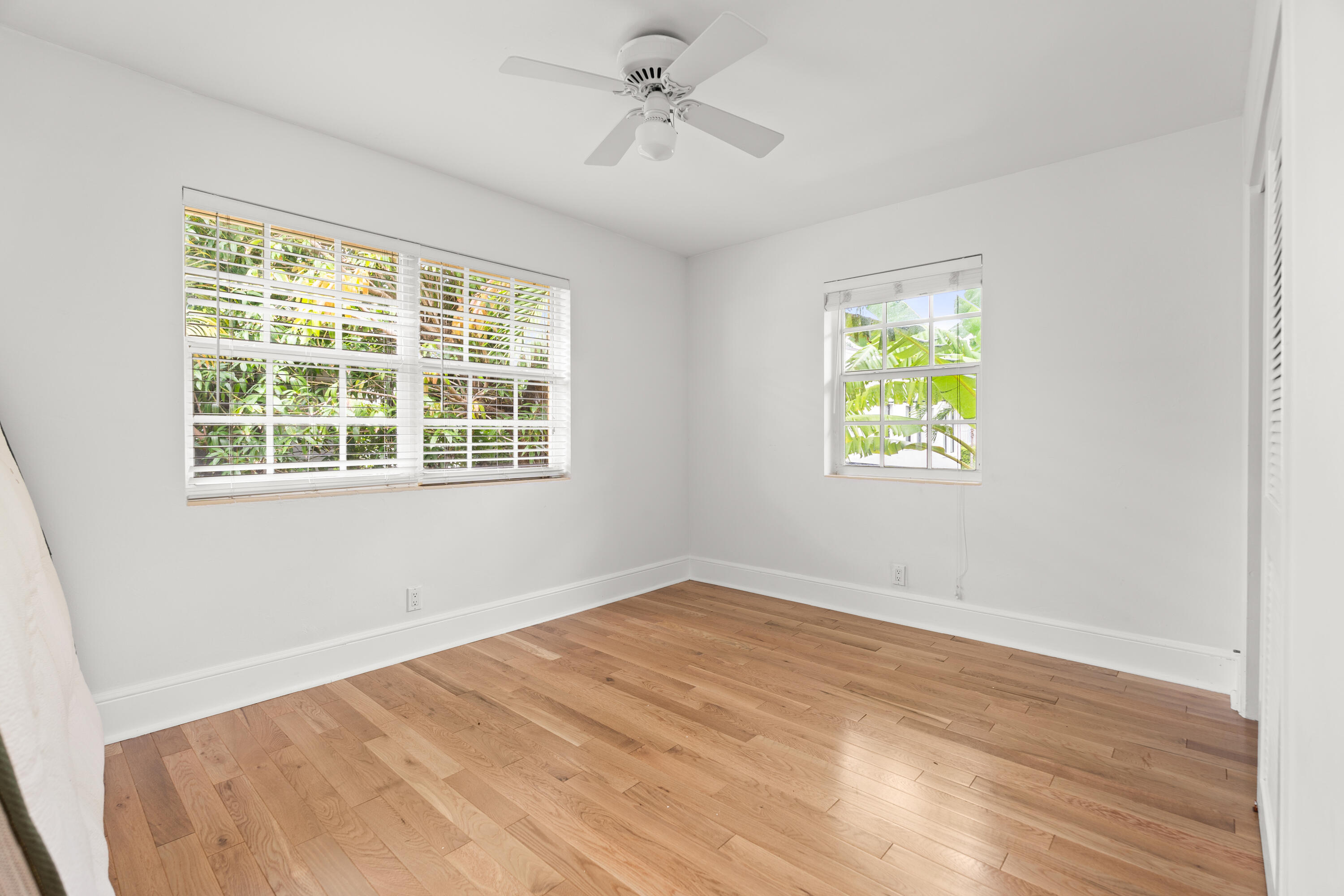 223 Park Avenue, Unit 2 Palm Beach, FL 33480 - Photo 7 of 8 11_dsc00042