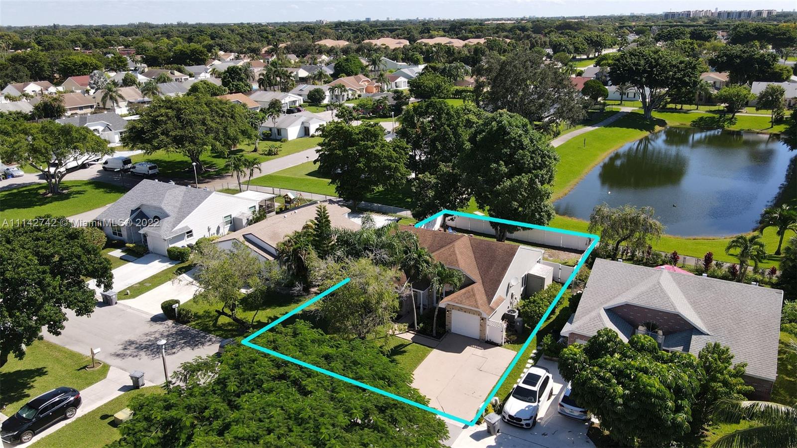 23276 Cedar Hollow Way Boca Raton, FL 33433 - Photo 5 of 27 Gallery Image 5