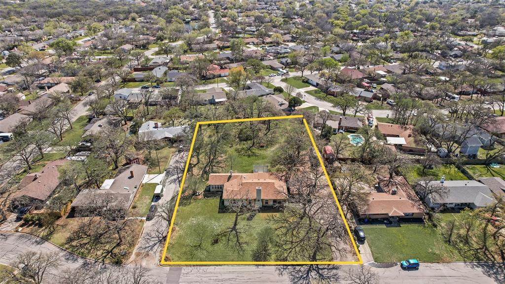 508 Martin Lane Euless, TX 76040 - Photo 3 of 34