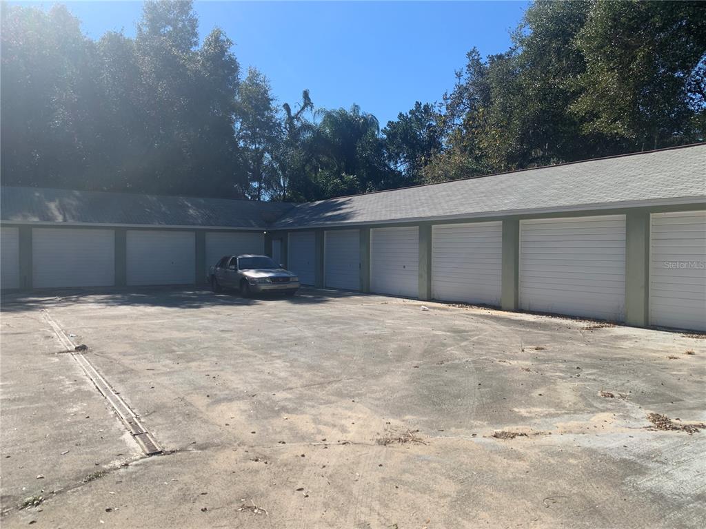 832 South Parsons Avenue Brandon, FL 33511 - Photo 3 of 27