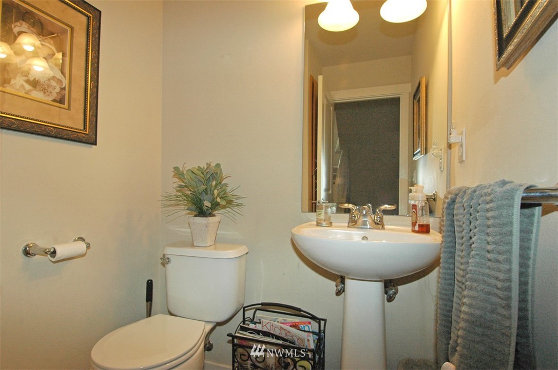 111 Sky Ridge Road Northwest, Unit 306 Issaquah, WA 98027 - Photo 12 of 18