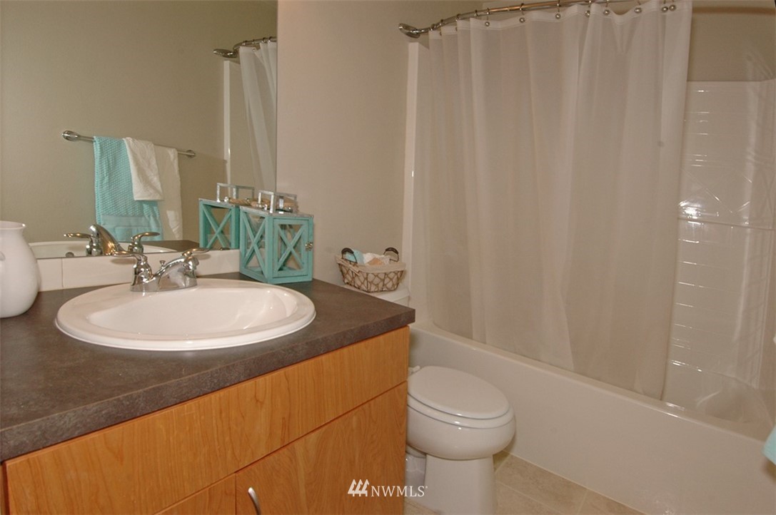 111 Sky Ridge Road Northwest, Unit 306 Issaquah, WA 98027 - Photo 16 of 18