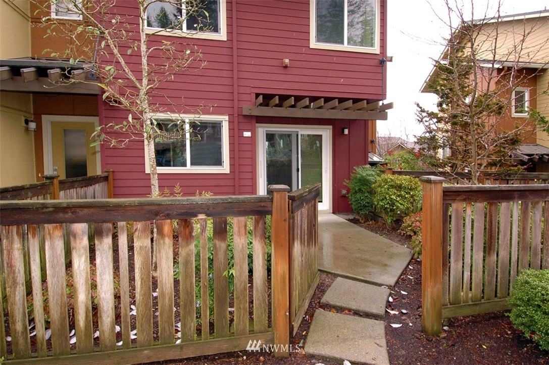 111 Sky Ridge Road Northwest, Unit 306 Issaquah, WA 98027 - Photo 4 of 18