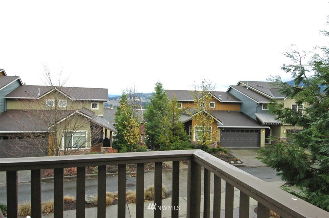 111 Sky Ridge Road Northwest, Unit 306 Issaquah, WA 98027 - Photo 5 of 18