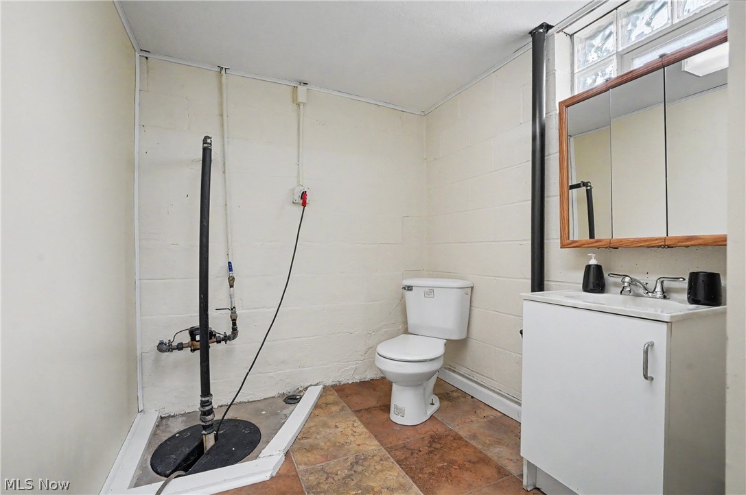 4819 Smith Road Ravenna, OH 44266 - Photo 28 of 34 Full bath in the basement.
