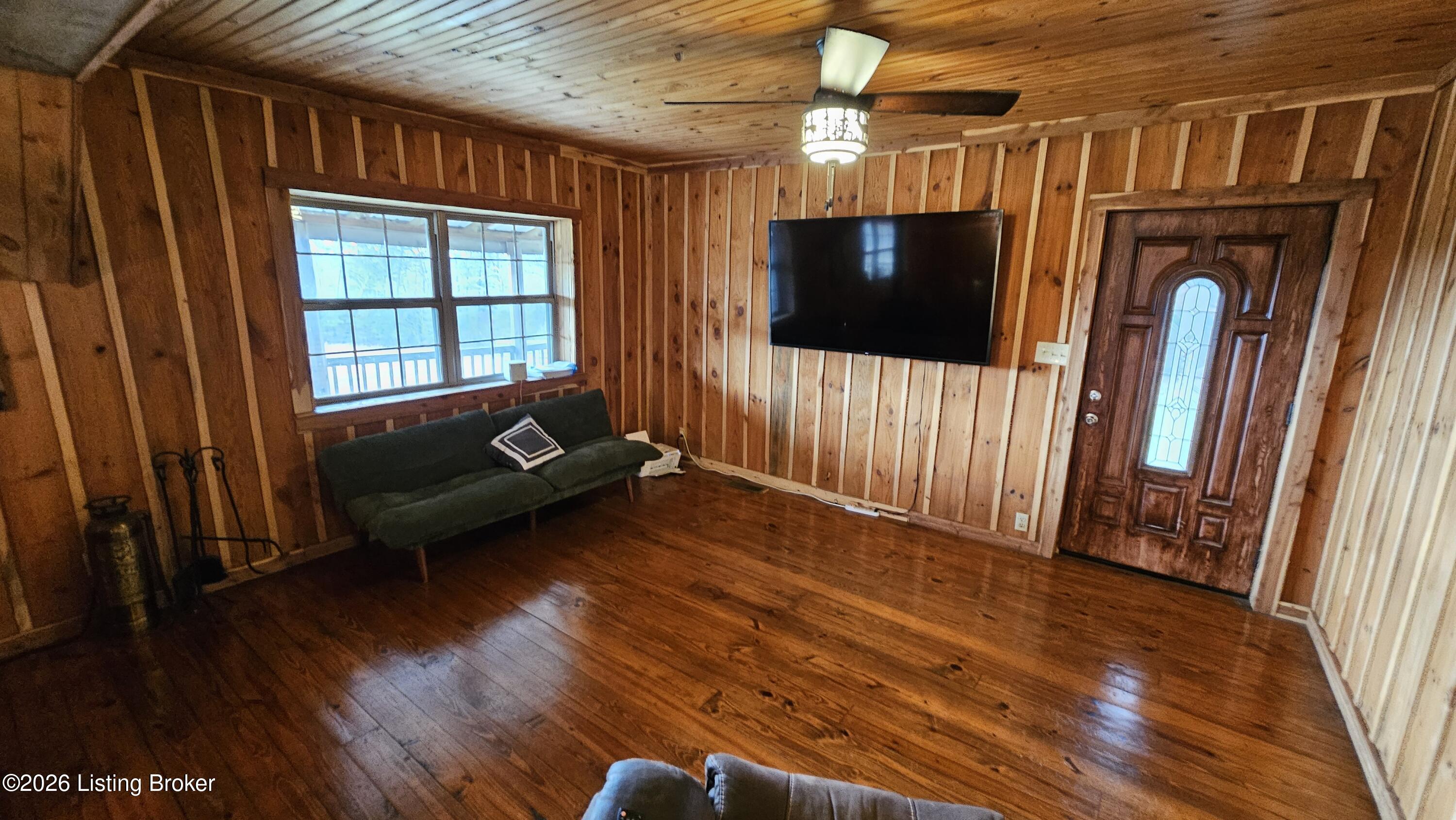 2586 Logsdon Cemetery Road Clarkson, KY 42726 - Photo 17 of 81 Living Room