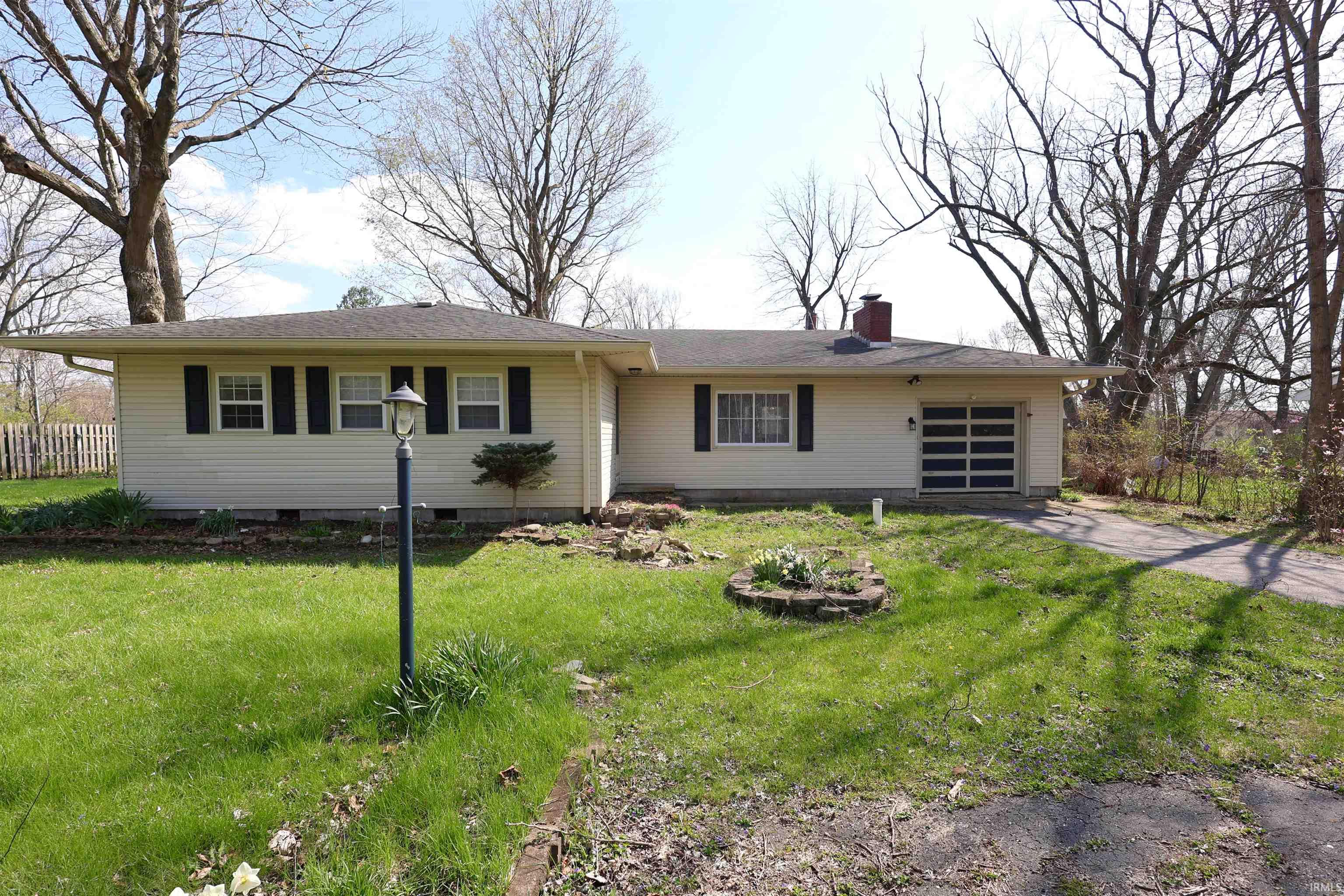 2525 West Lawson Road Marion, IN 46952 - Photo 1 of 34