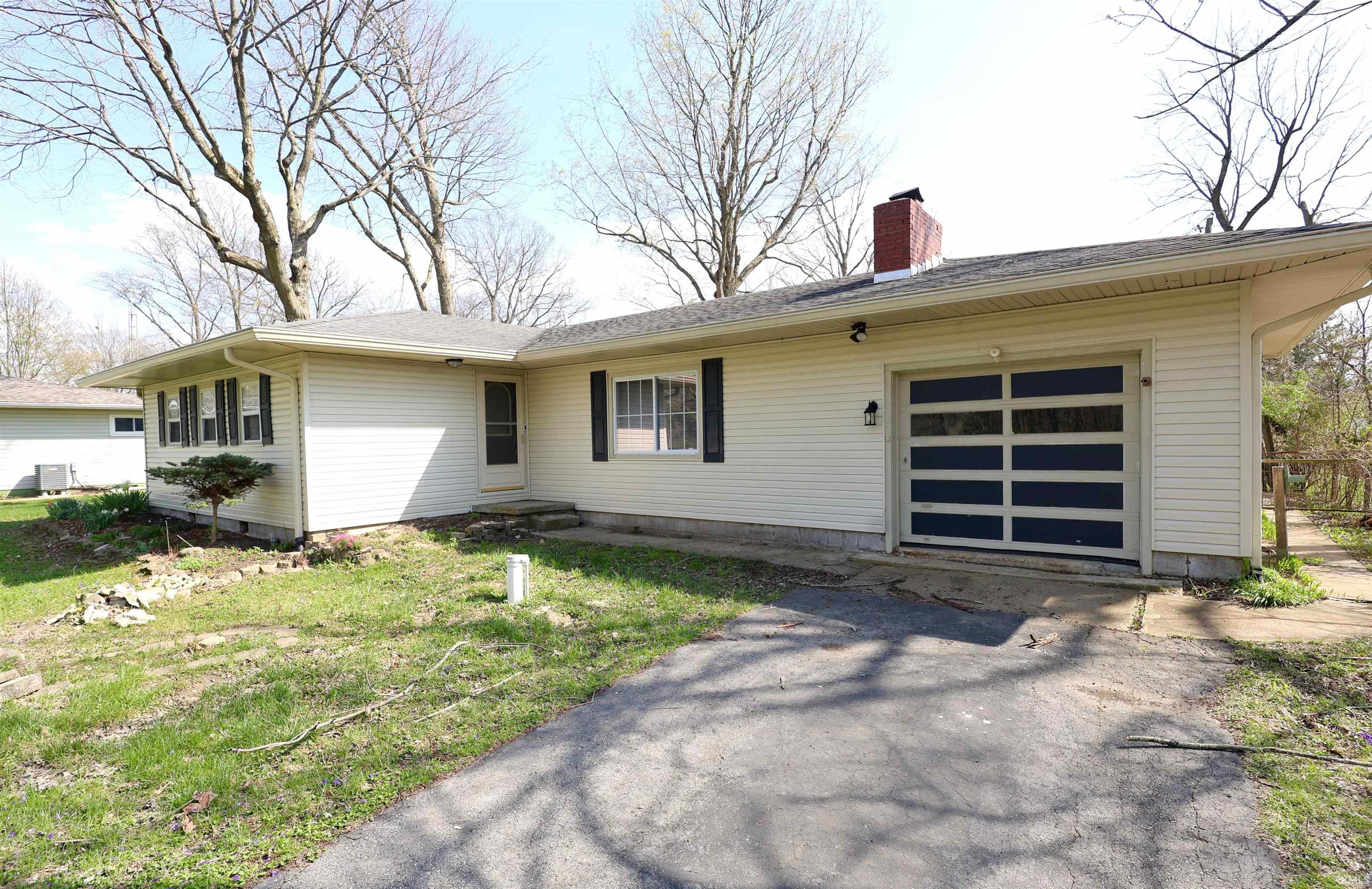 2525 West Lawson Road Marion, IN 46952 - Photo 2 of 34