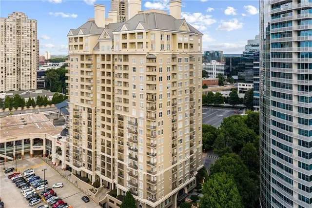 $1,800 | 3334 Peachtree Road Northeast, Unit 910, Atlanta, GA 30326