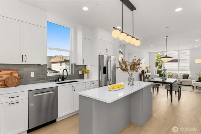 $1,169,900 | 1627 B 21st Avenue, Seattle, WA 98122