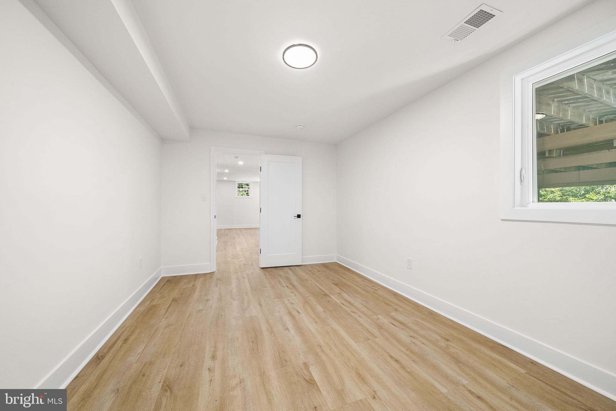 2851 Edgelea Road Vienna, VA 22181 - Photo 49 of 69