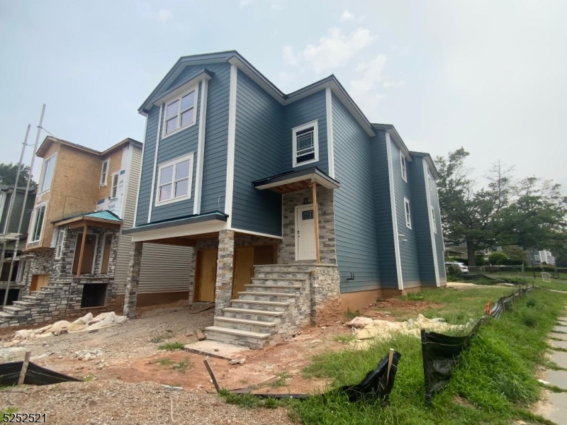 301 Chilton Street Elizabeth, NJ 07208 - Photo 2 of 7