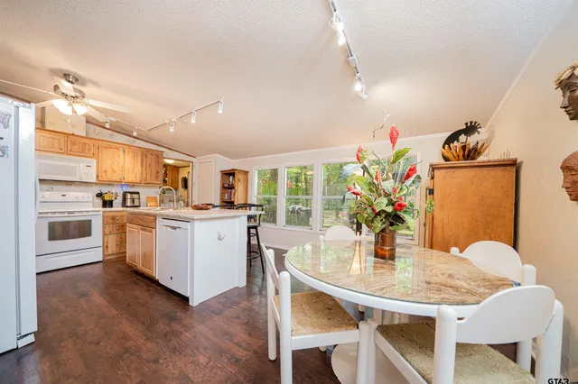 $1,550,000 | 455 Southeast Se Cr, Scroggins, TX 75480