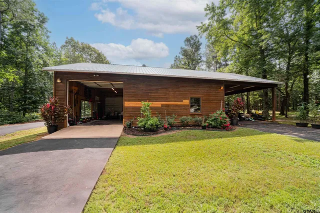 $1,550,000 | 455 Southeast Se Cr, Scroggins, TX 75480