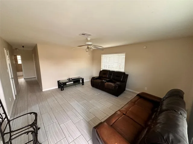 $1,650 | 2618 Hill Avenue, Dickinson, TX 77539