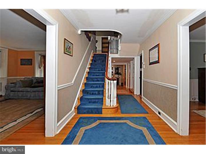 332 Fisher Road Jenkintown, PA 19046 - Photo 4 of 25 Foyer