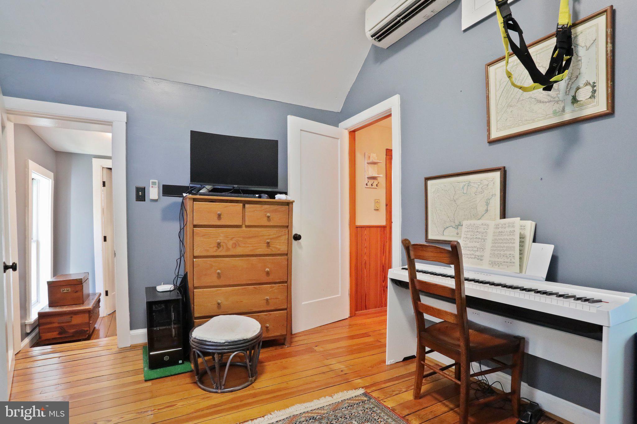36876 Highwater Road Hillsboro, VA 20132 - Photo 27 of 64 2nd Floor Bedroom
