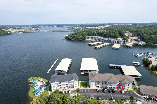 $249,900 | 4935 Robbins Circle, Unit 211, Osage Beach, MO 65065