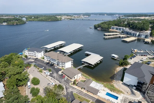 $249,900 | 4935 Robbins Circle, Unit 211, Osage Beach, MO 65065