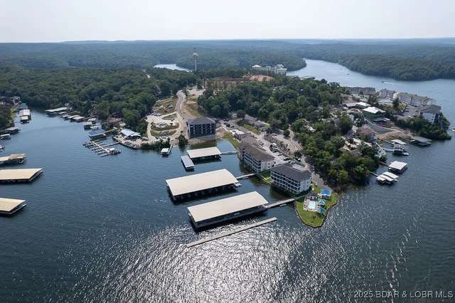 $249,900 | 4935 Robbins Circle, Unit 211, Osage Beach, MO 65065