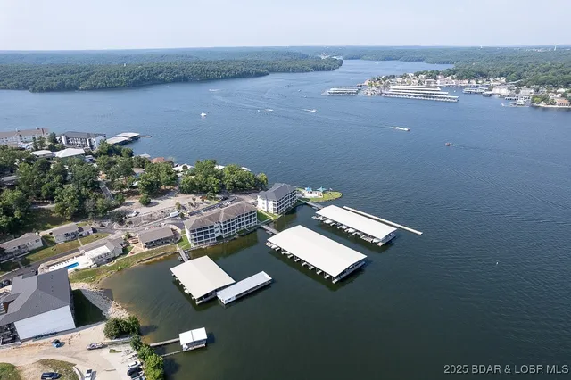 $249,900 | 4935 Robbins Circle, Unit 211, Osage Beach, MO 65065