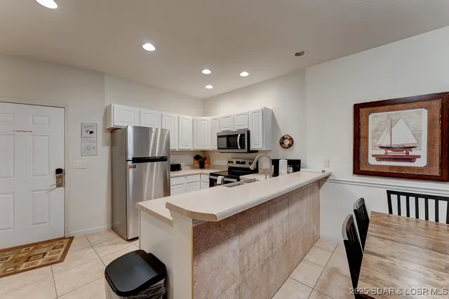 $249,900 | 4935 Robbins Circle, Unit 211, Osage Beach, MO 65065
