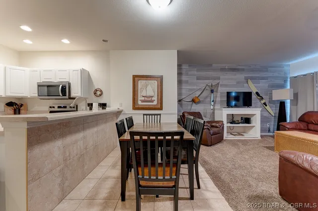 $249,900 | 4935 Robbins Circle, Unit 211, Osage Beach, MO 65065