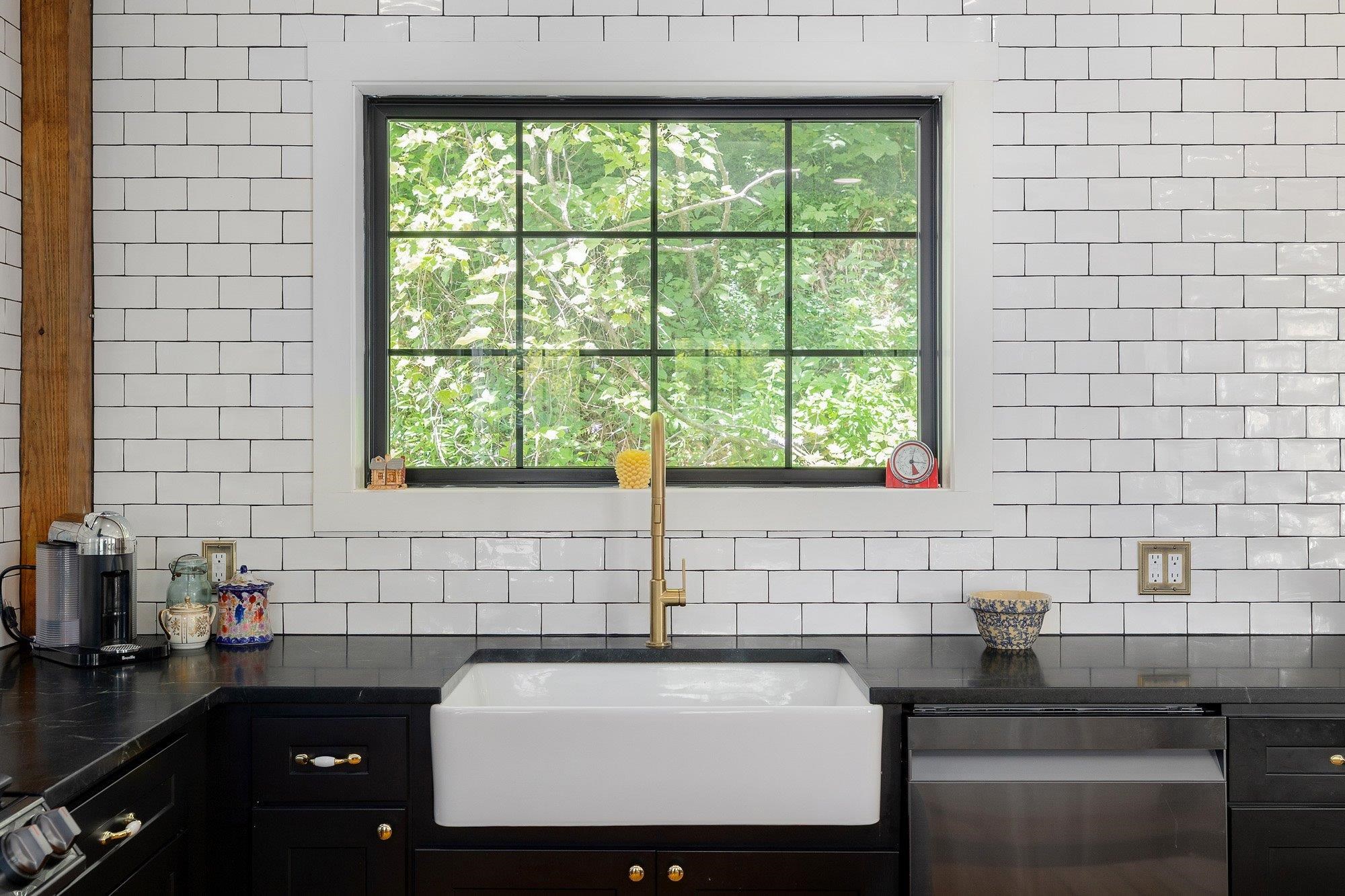 140 Pleasant Street Williamstown, VT 05679 - Photo 2 of 59