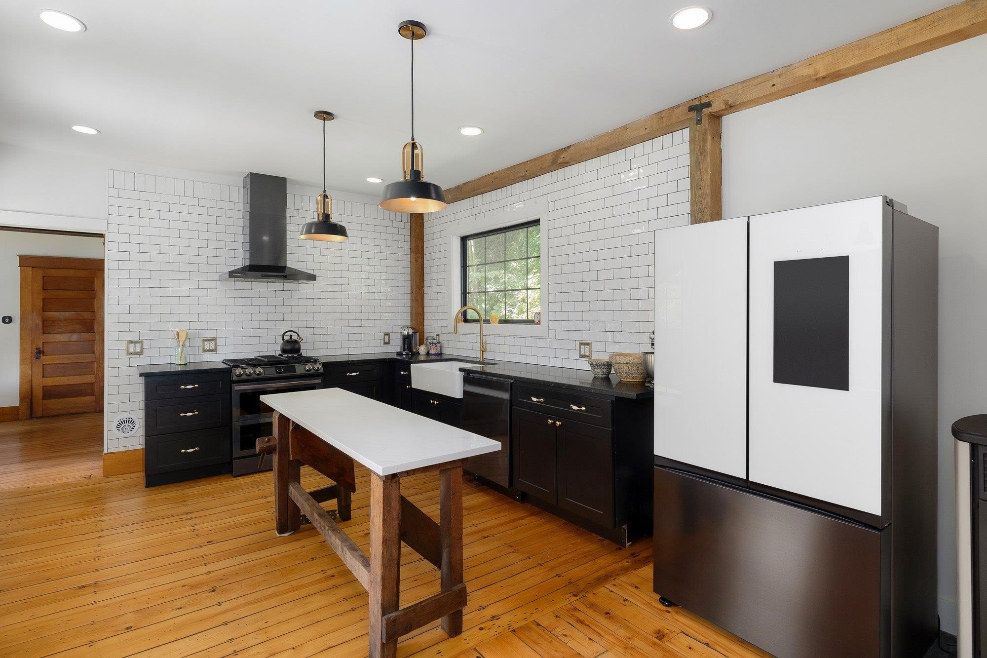 140 Pleasant Street Williamstown, VT 05679 - Photo 4 of 59