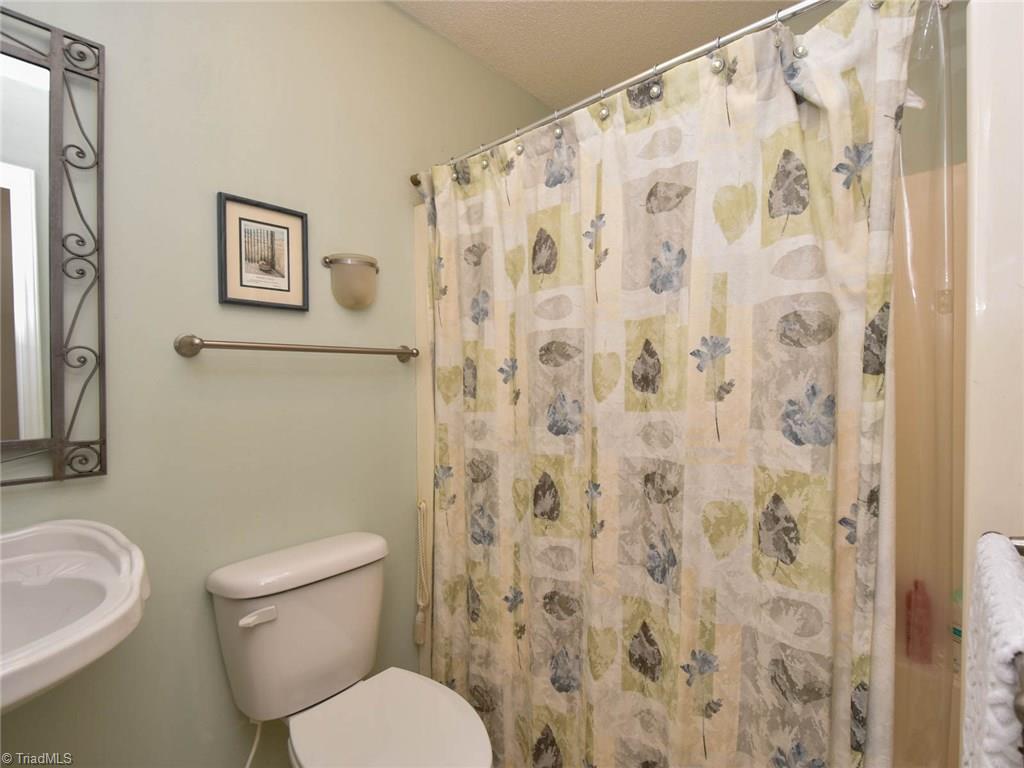 946 Amity Road Asheboro, NC 27203 - Photo 17 of 27 Gallery Image 17