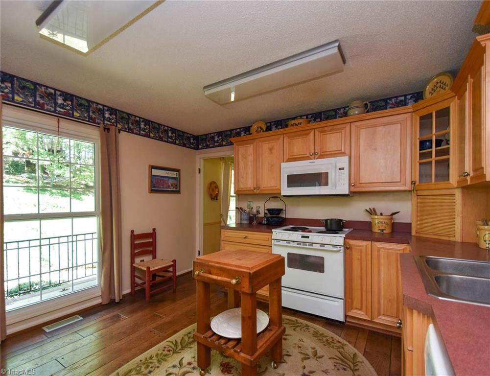 946 Amity Road Asheboro, NC 27203 - Photo 4 of 27 Gallery Image 4