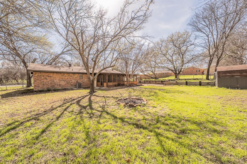 302 West Hale Avenue Decatur, TX 76234 - Photo 30 of 33