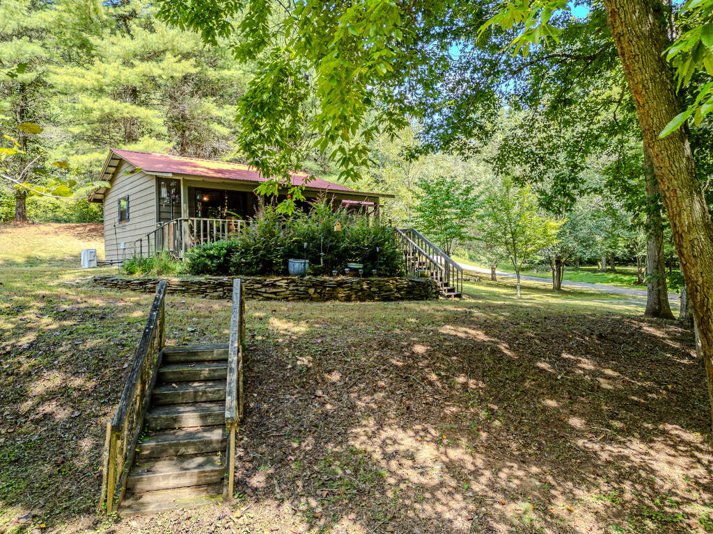 372 Hunter Ridge Murphy, NC 28906 - Photo 1 of 41 Main View
