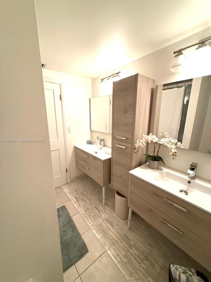 7968 Southwest 105th Place Miami, FL 33173 - Photo 27 of 29 Second Floor