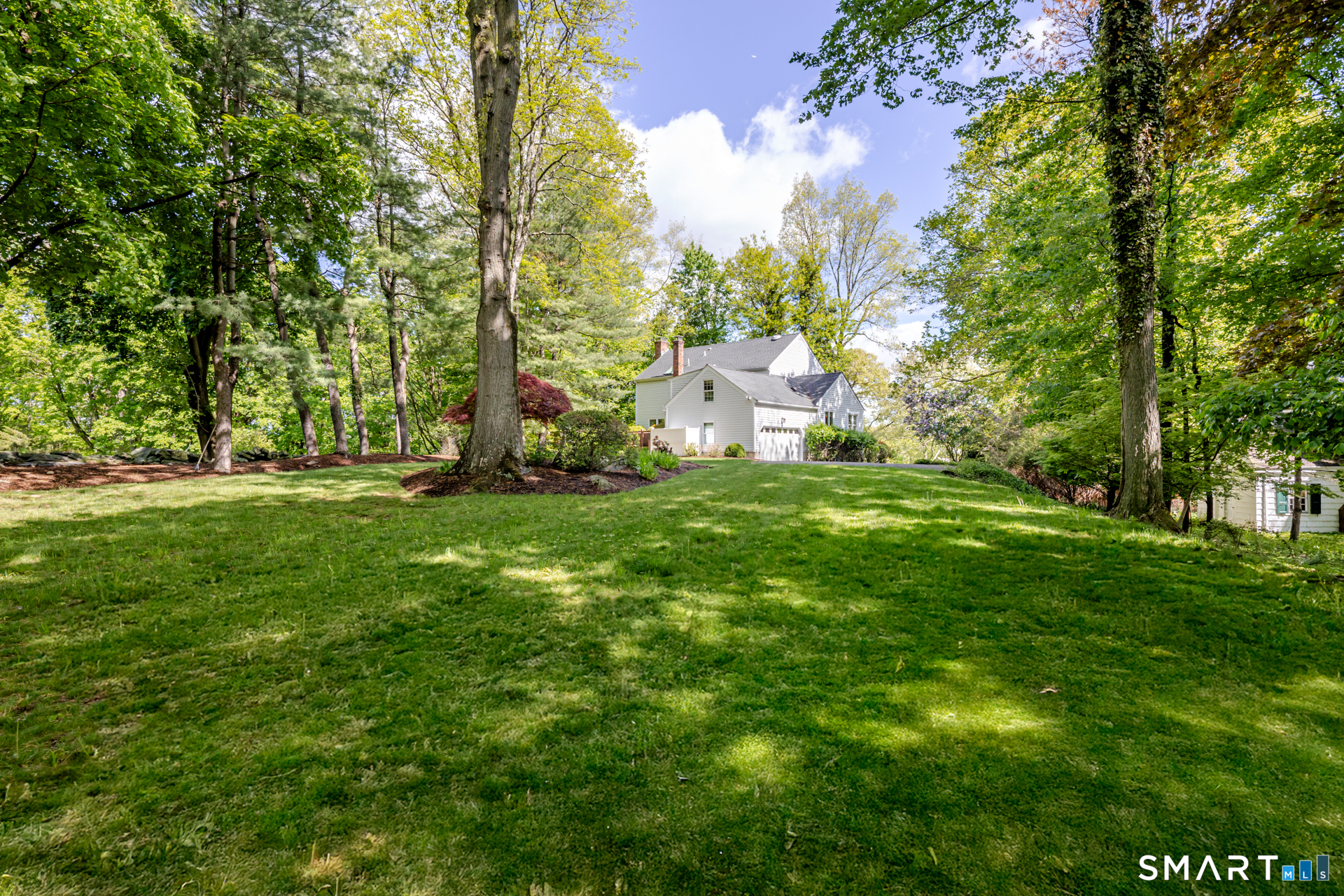 115 Tokeneke Road Darien, CT 06820 - Photo 24 of 28 Backyard