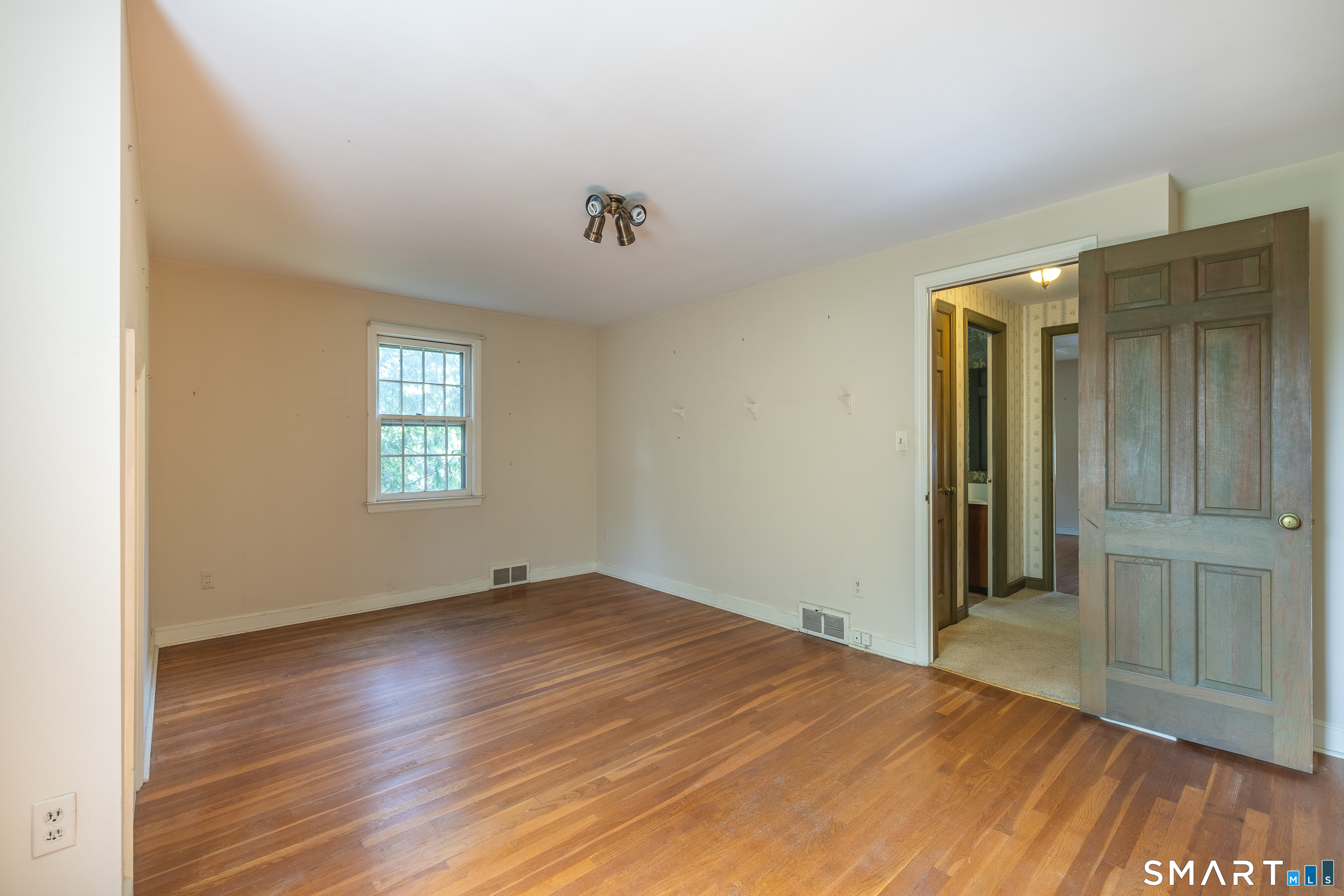 65 Manor Hill Road Stratford, CT 06614 - Photo 21 of 36