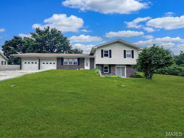 $217,900 | 1909 Long Drive, Waynesville, MO 65583