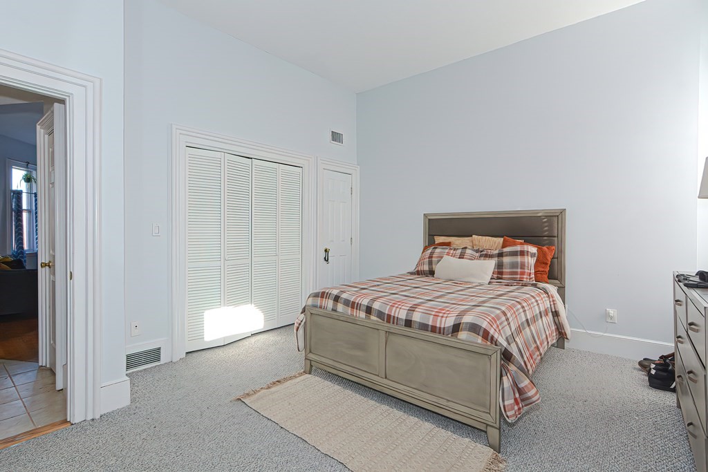 72 Temple Street, Unit 2 Springfield, MA 01105 - Photo 14 of 18 Gallery Image 14
