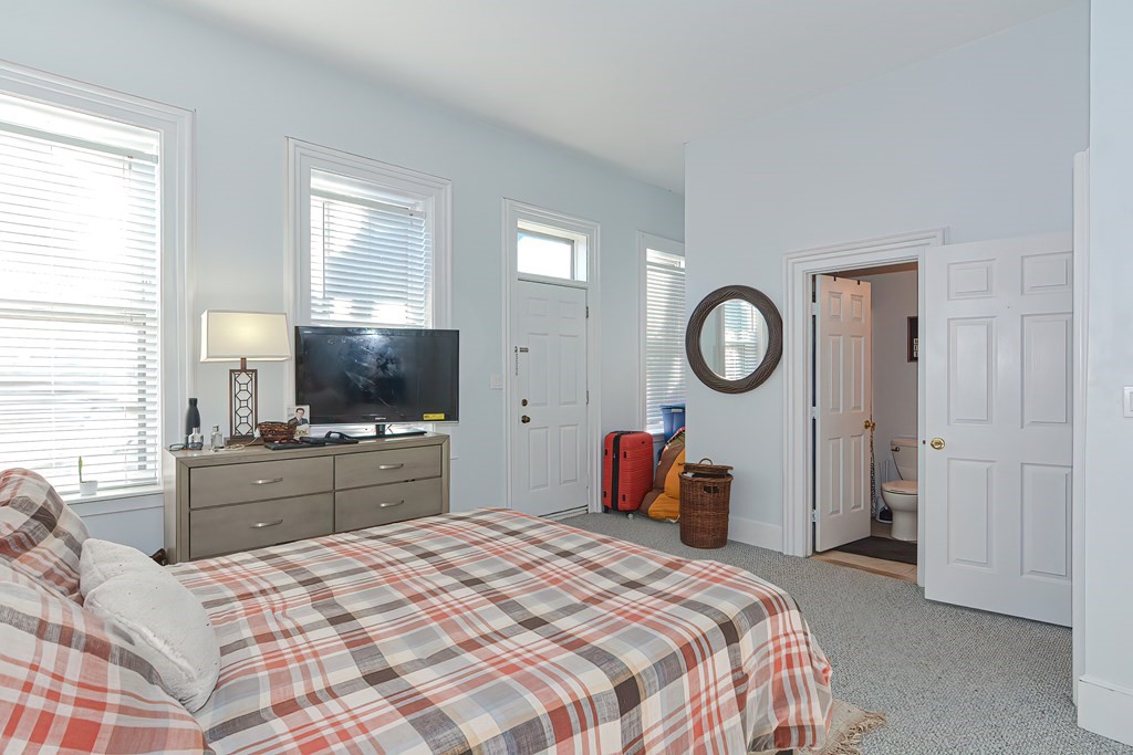 72 Temple Street, Unit 2 Springfield, MA 01105 - Photo 15 of 18 Gallery Image 15