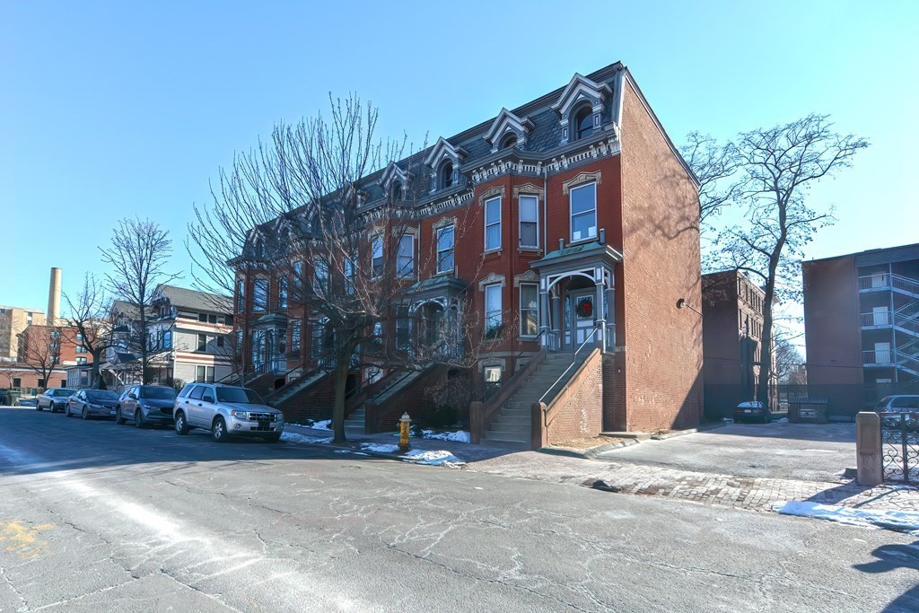 72 Temple Street, Unit 2 Springfield, MA 01105 - Photo 2 of 18 Gallery Image 2