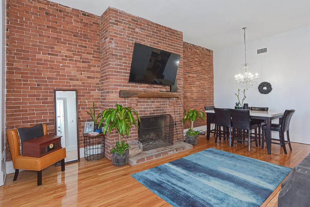 72 Temple Street, Unit 2 Springfield, MA 01105 - Photo 5 of 18 Gallery Image 5