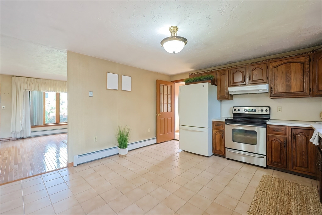 159 Orient Street Worcester, MA 01604 - Photo 9 of 42 Gallery Image 9